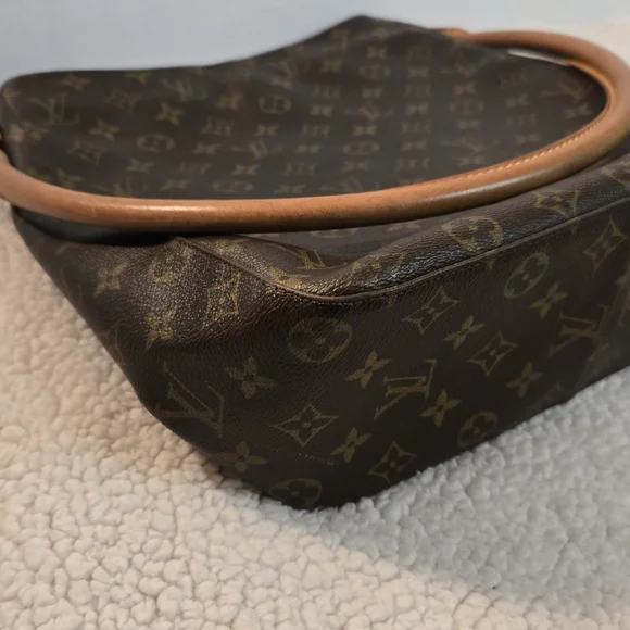Louis Vuitton Looping GM Monogram Shoulder Bag - Picture 7 of 14